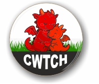 Cwtch small badge